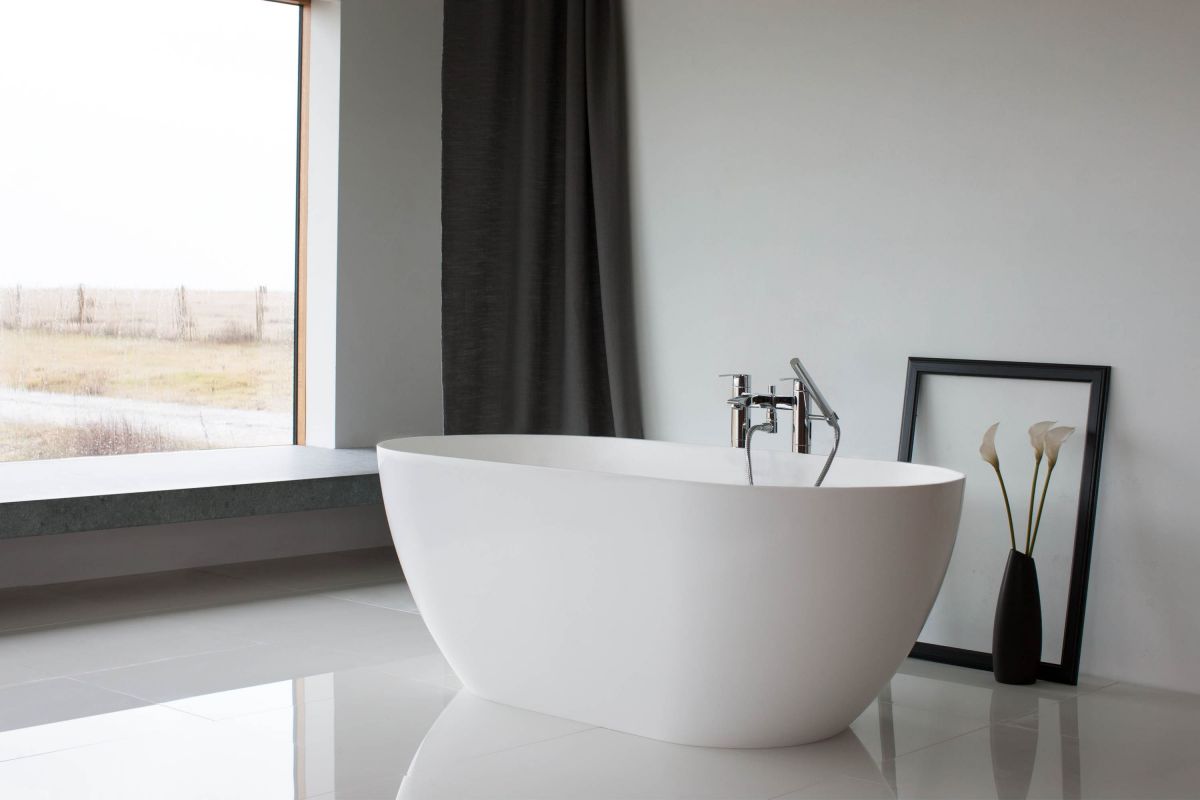 Form Clearstone Freestanding Bath