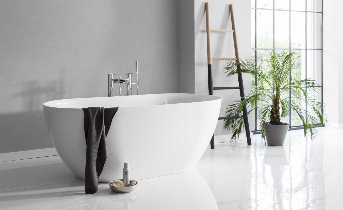 Form Clearstone Freestanding Bath