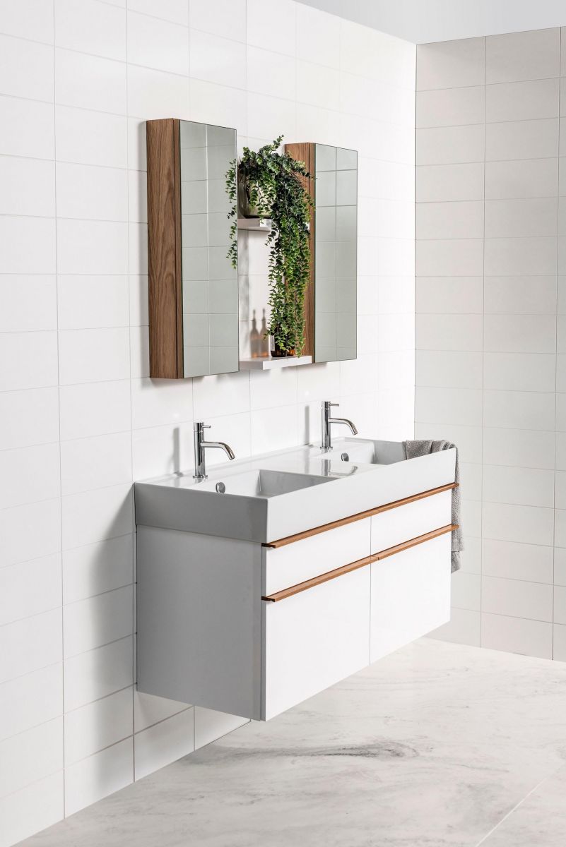 Mirror Cabinet 300 – 1 Door, 2 Shelves