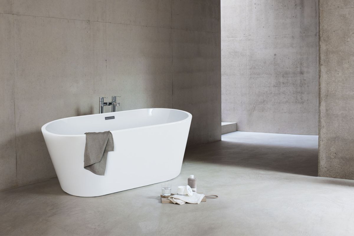 Relax White Freestanding Baths