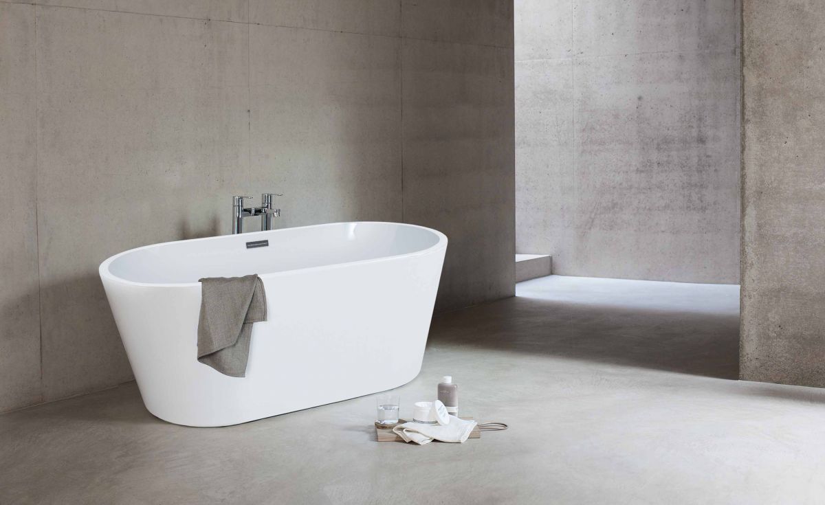 Relax White Freestanding Baths
