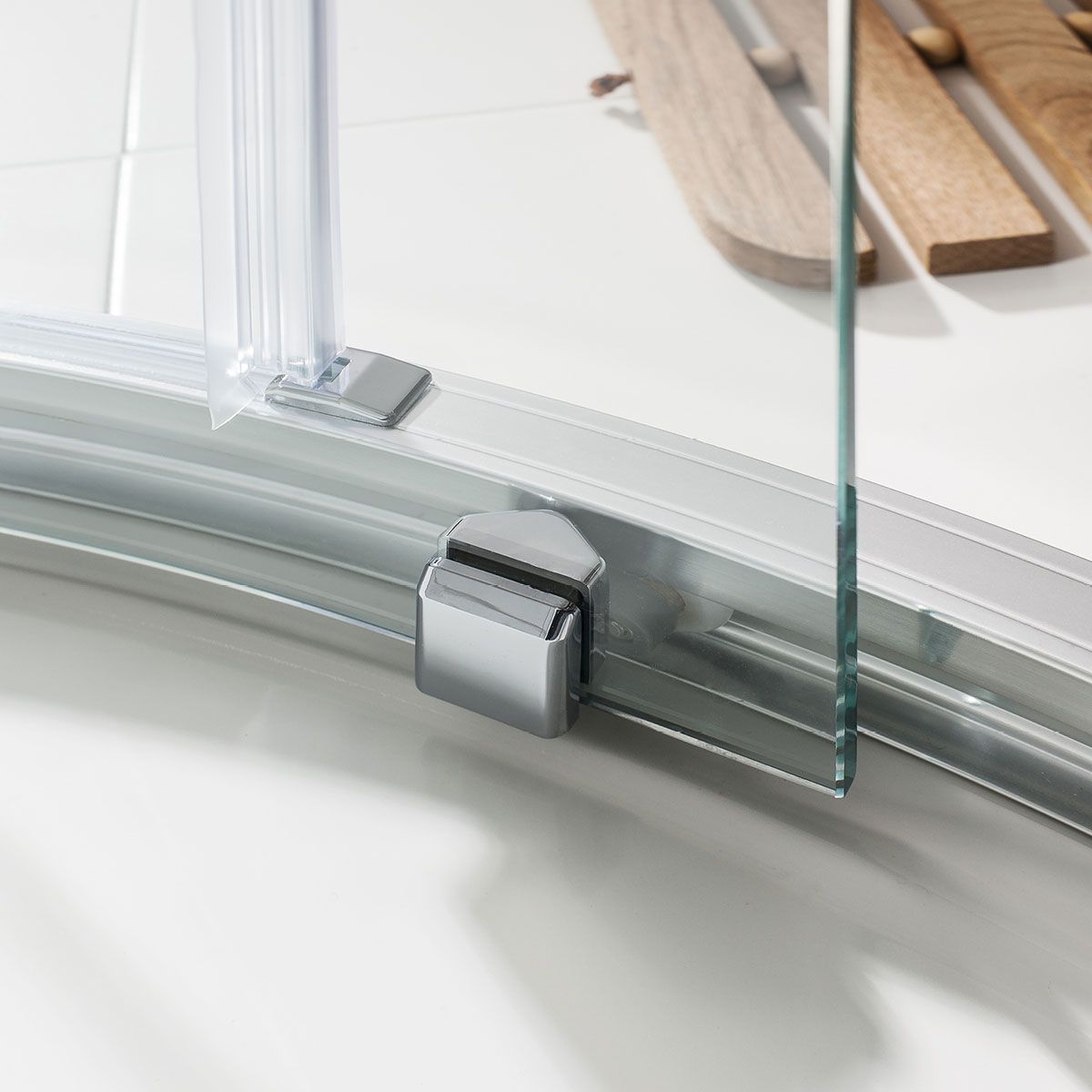 Lucca Quadrant Sliding Showers