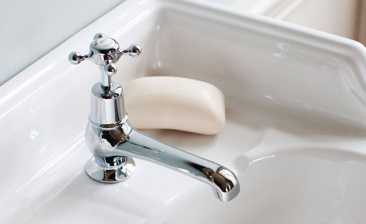 Claremont Basin Tap 7.5cm in Chrome/White