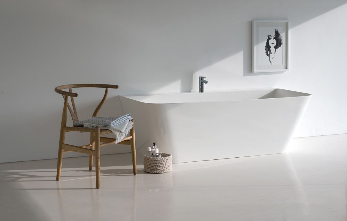 Patinato Clearstone Back-to-Wall Bath